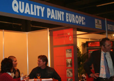 Rechts Arno Duijndam bij Quality Paint Europe.