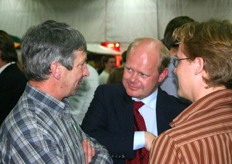 Henk Niemansverdriet in gesprek met telers