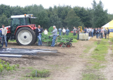 Het demoveld gaf aanleiding voor bijpraten en voorlichten.