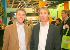 Henk Vaandrager vertegenwoordigt Geerlofs Koeltechniek in China. Rechts een collega