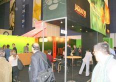 De stand van Jaguar, the fruit company