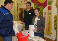 Chris Roelofsen en Bea van der Horst van NSure deden de kleine beurs in Zeeland