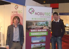 Ron van der Burg en Arjan van der Wel van Nobutec. Nobutec mag de Sungalow van Stef Huisman gaan bouwen