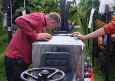 De demonstraties met de zelfrijdende spuitmachine van Halters Constructie trokken veel belangstelling