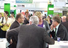 Voorgesprek op het Clavibacterdebat. Hier met Jeroen Kavelaars (PD), Peter Klapwijk (Green Q), presentatrice Monique Ooms en John van Ruiten (Naktuinbouw)