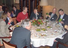 Tafel met Maren Schoormans, Gert Kogeler, Kees Valstar, Roger Abbenhuijs, Maurice Wubben en Stefan van Adrichem