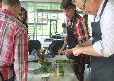 rechts Rob Stoll van Hands to Work