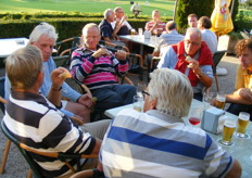 Het is fantastisch om zo nog te kunnen genieten van het avondzonnetje in september. De hoosbui van die ochtend is snel vergeten.