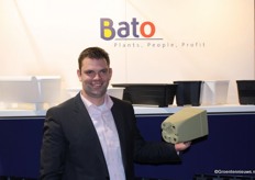 Edwin van Dorst van Bato met de nieuwe bio-pot