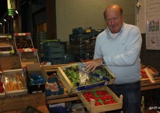 Marc Goessens van het bedrijf Goessens & Fils geeft aan dat ze een ruim assortiment groenten en fruit hebben tot slamixen en kruiden toe.