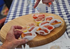 Bijzondere gerechten; rabarber-vla en rabarbercakejes. Erg lekker!