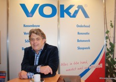 Pieter Vos van VOKA uit Eric ontvangt veel bekenden op de beurs.