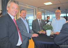 Dick Hylkema (LTO Noord Glaskracht), Ad van den Berg (Agro Adviesburo), Geert van Oosterhout (LTO Noord Glaskracht) en Ewald de Koning van Plantenkwekerij van der Lugt