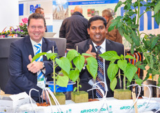 Fred van Veldhoven van Benfried met Shan Halamba van Riococo. Benfried distribueert Riococo in Nederland.