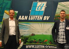 links Gerrit Drankier en rechts Ruud den Engelsman van Luiten Greenhouses