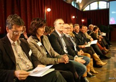 Joost Reus, Mirjam Hendriks, Henk van Dongen en Ad Berends op de eerste rij