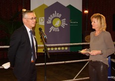 Directeur Gert Mulder en dagvoorzitter Monique Ooms