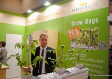 Kleeschulte claims higher yields with grow bags. Christoph Stegemann in the picture.