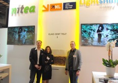 Bij Nitea staan Patrick Olsthoorn, Anne van Vliet en Ronald Nagtegaal in de stand bij de slogan ‘Elke cent telt’. Wie het juiste aantal centen raadt, krijgt ze allemaal.