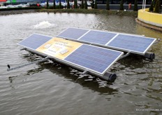 De zonnepanelen van Van der Valk tonen buiten de Evenementenhal al wat de mogelijkheden van panelen in een bassin zijn