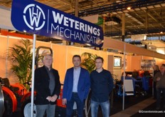 Kees Kester, Igno Weterings en Rob van den Berg van Weterings Mechanisatie bemanden een ruime stand, waarin diverse machines ten toon gesteld werden.