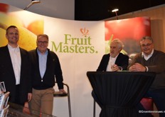 "Op de foto staan "Harry Jonker, Tom de Jong, Gert Verkerk en moi", lacht Ben Struker van Fruit Masters."