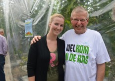 Nu lachend! Nico van der Spek met oud-medewerker Irene van Leeuwen