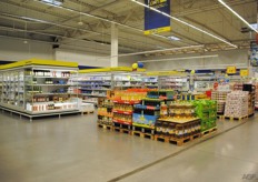 Metro zit tussen supermarkt en groothandel in en kent een breed assortiment non-food