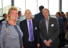 Claudia Vis, raadslid Gemeente Westland, Bram Meijer, wethouder bij de Gemeente Westland en Albert Kling van vakantiepark Vlugtenburg aan Zee