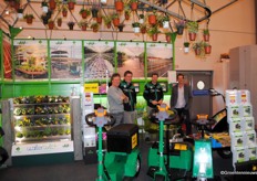 Wilfred Lange and Johan ten Veen underneath the Metazet/Formflex machines