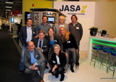 Team Jasa, bij het nieuwe display van het bedrijf. Klaas-Jan Spelt, Ivo Luijckx, Piet Pannekeet, Eddy Tamis, Hendrik van den Berg, Sandra Pannekeet, Denise Baths, Joost Somford en Lieneke Luijckx