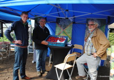 Bij Visser proeft Joost van Ruijven van Beekenkamp het nieuwe ras P061103V van Hans Obers en Hay Coenen