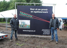 Antoon Vissers an Traycon Projecten is altijd blij als we 'm weer komen fotograferen. Op de foto met collega Alexander.