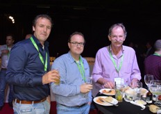 Jeroen van Kester en Aad van Bohemen van Van Koppen en van Eijk met in het midden Aart Hak van IFP Holland