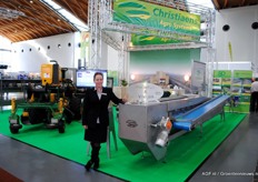 Angelique Christiaens van Christiaens Agro Systems bij de sorteer- en weeglijn