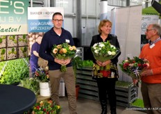 En bloemen voor de gastheer en gastvrouw van de dag, van Voornes Plantenkwekerij