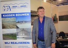 Jaap van der Ende van Vd Meer& Vd Arend is gespecialiseerd in kassenbouw, kassensloop en renovatie. Onlangs realiseerde hij samen met een klant een nieuwe stelling, waarmee deze klant een award won.