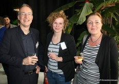 Eric den Heijer (trainer) Brenda Kouwenhoven (Koppert Cress) en Irma Jansen van Takii Seed