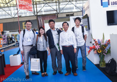 Taizo Sano of Kagome Japan visiting the show with some friends of Daisen.