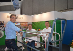 Nic van Roosmalen of Agrocare talking to the guys of Hortimat - Geert van de Meer and Marco Geeratz