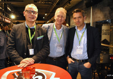 Marco Vermet (Kloosterboer) met Willem Nowee (Varekamp Colstores) en Jan Vorsterman (ZON)