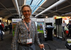 Hans Bakker, aardbeienteler en voorloper op het gebied van telen op kokos. Bakker gaat zijn derde teelt op Botanicoir kokos in.