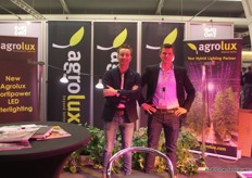 Wim van Velden en Jeffry Spies van Agrolux. Zij zijn dealer van de nieuwe Philips GP LED flowering lamps