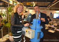 Karin Zwinkels ambieert een carriere als kamerlid. Op de foto met Rob Zwaard van Uvar