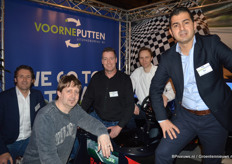 Het enthousiaste race team van Voorneputten Uitzendbureau.