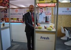 Budelpack presenteerde innovaties voor groente- en fruitverpakkingen. Op de uitstalling demonstreert Frank Pieterse de hersluitbare top van een punnet. Op de uitstalling staat ook Vitavriendje een verpakking met ingrediënten voor een complete babymaaltijd, deze is samen met een diëtiste ontwikkeld.