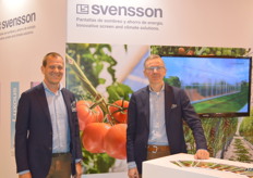 Pieter Mol en Hugo Plaisier van Svensson. Zij staan voor de derde keer op de Fruit Attraction. Het bedrijf levert beweegbare schermen om het kasklimaat te optimaliseren. Een voorbeeld is een doek met de naam ‘Harmony’. Dit type doek geeft schaduw en verspreid het licht. Hierdoor een betere kwaliteit en hogere opbrengsten van kasteelten.