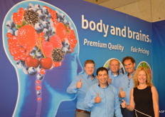 Robbert Leisink, Pablo Galaz, Tom Suptilz, Jacques Luteijn, Carolien Luteijn-Vervaet van Body and Brains. Bodyand Brains introduceerde de smart-snacking op de Spaanse markt. Met de slogan: ‘Berries no biscuits’ wil Body and Brains consumenten verleiden om meer gezond te snacken. Maar 15% van de consument eet voldoende AGF. Dat betekent een marktpotentieel van 85% aan consumenten die nog verleid moeten worden om vaker AGF te snacken. De hersluitbare skirtverpakking kan hier ook aan bijdragen. Een gemakkelijke goed ogende verpakking voor zachtfruit.