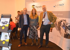 Patrick Gijsel van Symach, Nicolette van Doorn en John Kirpestein van Symach. Deze bedrijven behoren tot de OTA groep. Een samenwerking om bedrijven in de agrarische sector een complete verwerkingslijn te kunnen leveren. Van (optisch)sorteren, wegen, verpakken, palletiseren tot de logistieke routes van een bedrijf in te vullen. Op de Fruit Attraction wil het bedrijf de Spaanse en Portugese klanten ontmoeten.