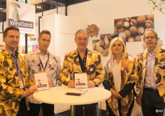 Het beursteam van Westland Mushrooms met Harold Schuurmans, Alex Vos, Rob Banken, Desiree Janssen en Marco Koster. Westland Mushrooms nam voor het eerst deel aan de beurs. Op de stand werden paddenstoelen bereid, die volgens Harold goed in de smaak vielen door de bezoekers. De consumptie van paddenstoelen neemt volgens hem nog altijd toe.